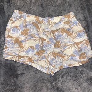 NWOT Aerie High Rise Floral Shorts Size Medium Elastic Waist Lightweight Pockets